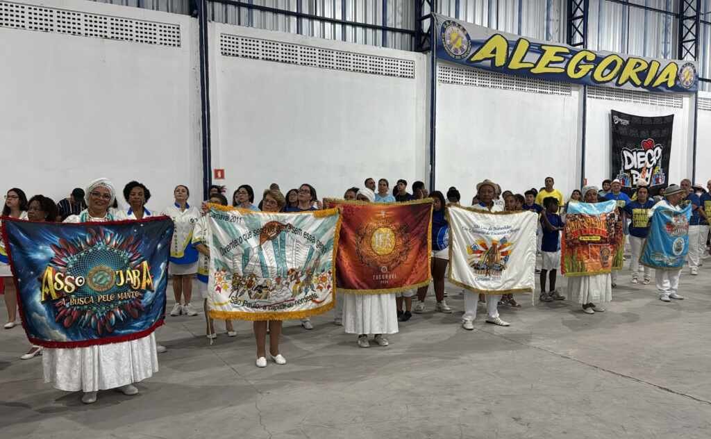 Acadêmicos do Tucuruvi celebra 50 anos em ensaio geral faltando poucos dias do desfile no Anhembi