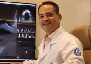 Dr. Esdras Guimarães, sucesso na odontologia é servir e transformar vidas