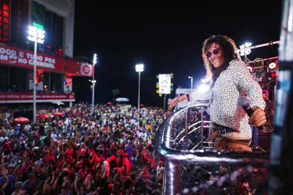 Luiz Caldas encerra Carnaval com maratona histórica e reafirma protagonismo na folia nordestina