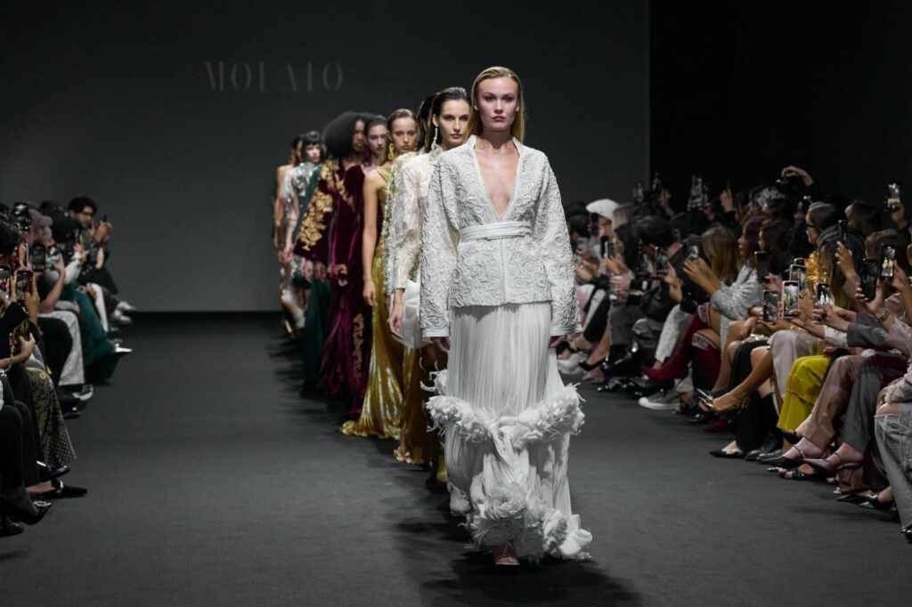 Dubai Fashion Week entra na reta final e amplia presença no circuito internacional