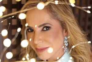Andréa Aprigio se destaca como referência feminina em diplomacia direito e consultoria empresarial