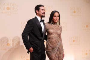 Ao lado de Nicolas Prattes, Sabrina Sato aposta em transparência para evento do Globo de Ouro