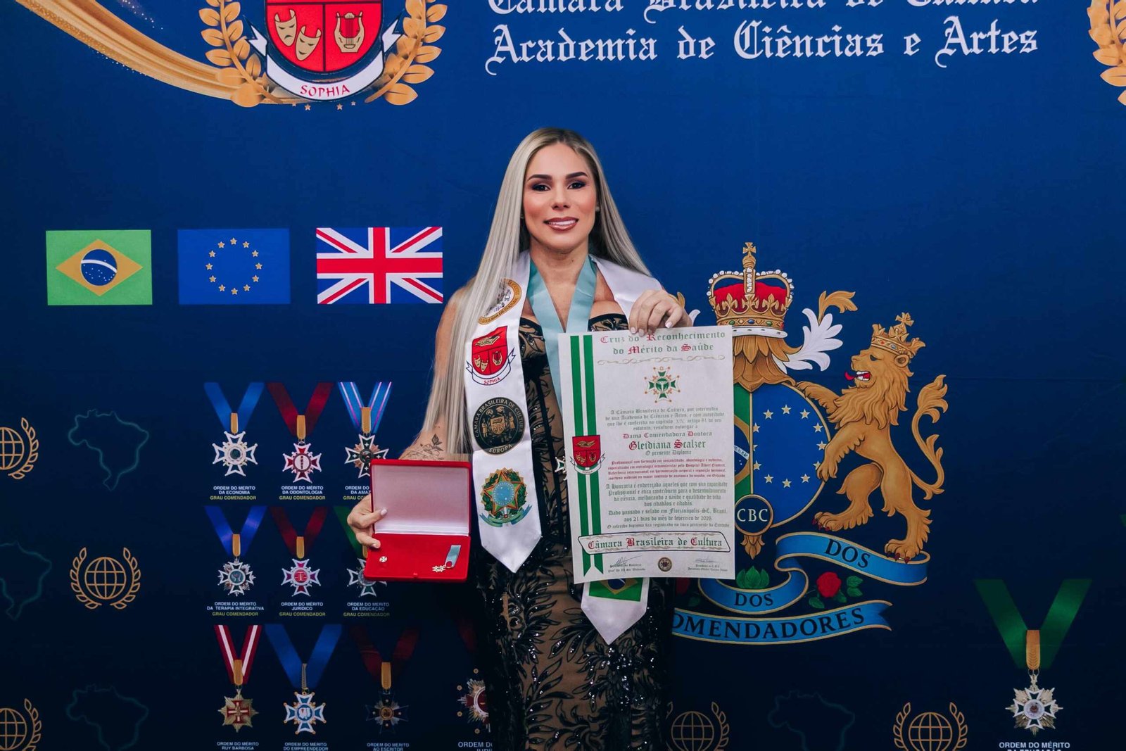 Gleidiana Scalzer recebe honraria máxima da saúde após reconhecimento internacional