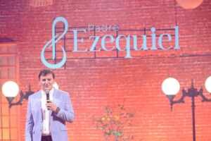 Padre Ezequiel Dal Pozzo emociona com “Dá-me Teus Olhos”