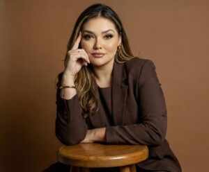 Gabrielle Souza transforma experiência clínica em método e mentoria na estética corporal