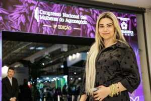 Mês da Mulher: Simone Almeida Martins liderança feminina que se destaca no agronegócio