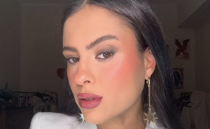 Hana Khalil usa redes sociais para debates sobre feminismo, cultura e comportamento