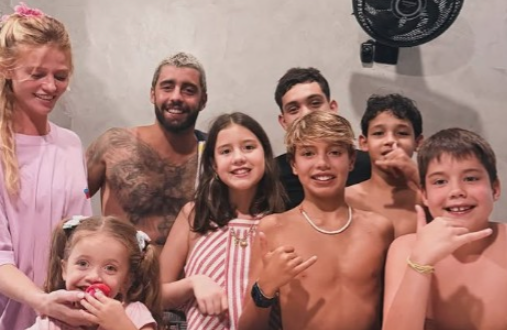 Pedro Scooby reúne os quatro filhos em aniversário de 14 anos do primogênito Pedro Scooby reúne os quatro filhos em aniversário de 14 anos do primogênito