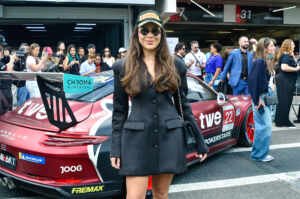 Emily Araújo marca presença na Porsche Cup em Interlagos neste domingo