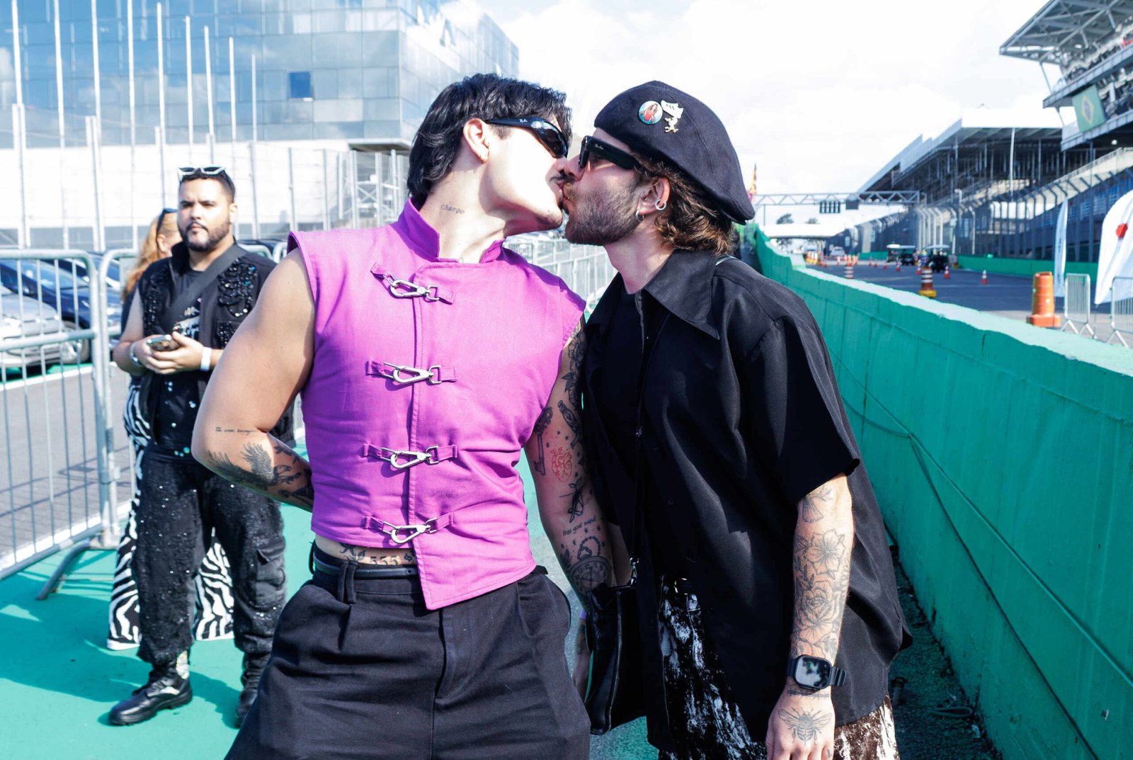 Bomtalvão e João Felipe marcam presença no primeiro dia do Lollapalooza em São Paulo 18 Foto: Clayton Felizardo / Brazil News