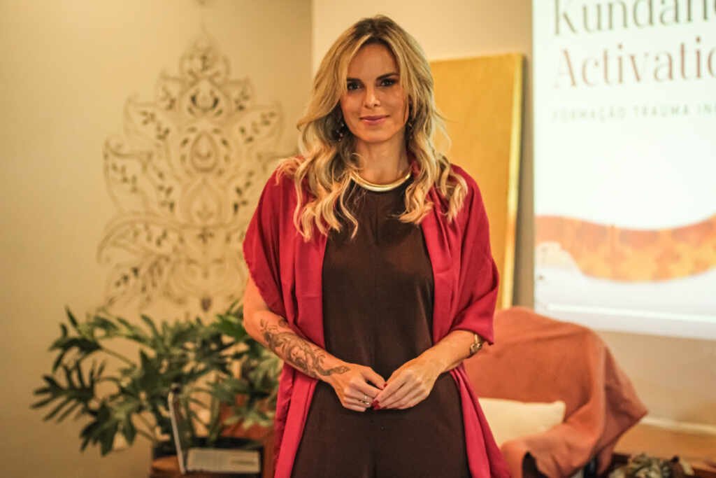 Gabi Nery traz Kundahealing Activation, método trauma-informed de Kundalini para imersão Gabi Nery traz Kundahealing Activation, método trauma-informed de Kundalini para imersão