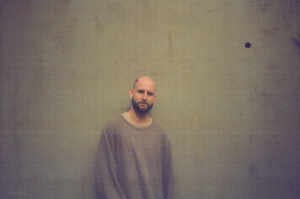 Brone apresenta o EP conceitual “Morrer no Mar”