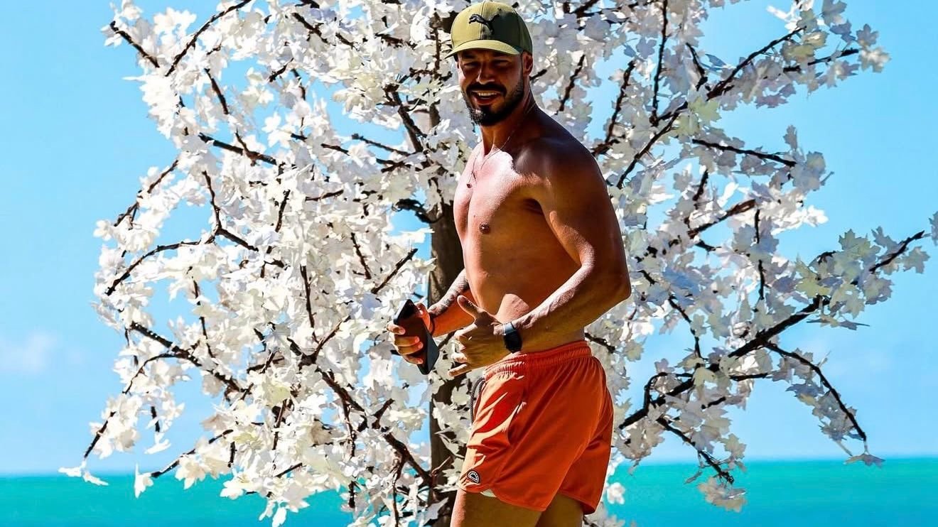 Apresentador da RedeTV!Thiago Reghini choca seguidores após mostrar antes e depois de perder quase 40 quilos