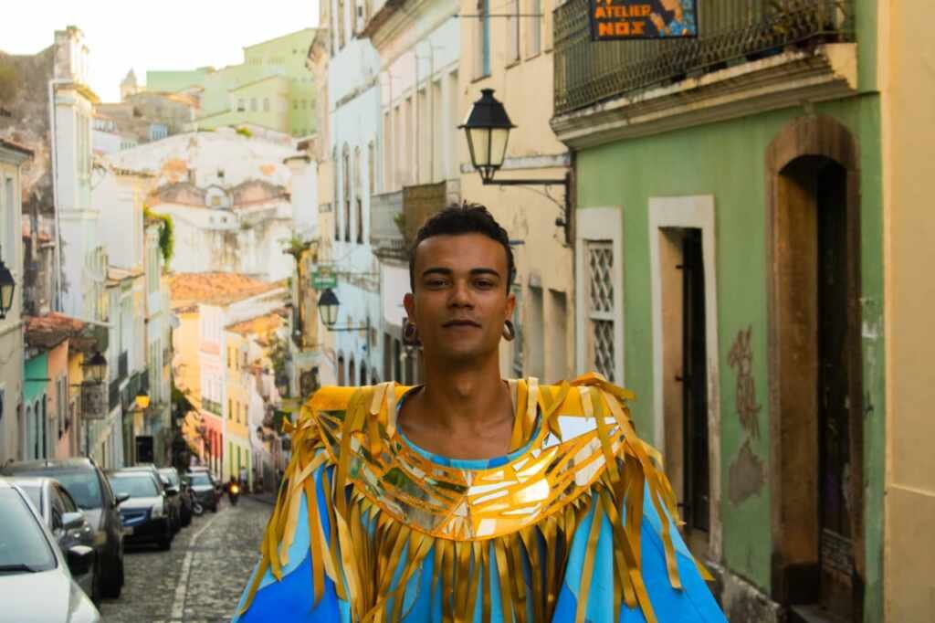 Felipe Barros lança “Nem sempre é fevereiro”, do EP Fi de Ritinha, e transforma Salvador em metáfora sobre arte e identidade Felipe Barros lança “Nem sempre é fevereiro”, do EP Fi de Ritinha, e transforma Salvador em metáfora sobre arte e identidade