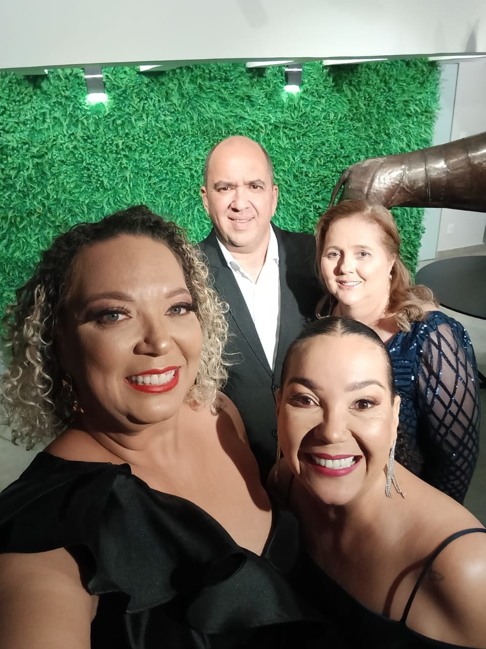 Imperial Aplausos 2026 Zacarias ' com destaque empresário Robert Geraldo Soares 27 Juliano Augusto Gonçalves, minha esposa Dilene Corrêa, minhas primas Amanda Gonçalves e Tatiana Gonçalves