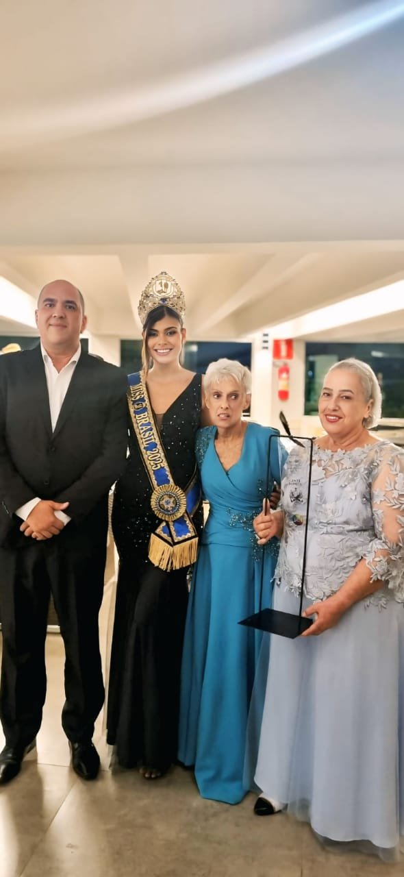 Imperial Aplausos 2026 Zacarias ' com destaque empresário Robert Geraldo Soares 23 A família do Zacarias Juliano Faccio Gonçalves Miss Continente Brasil 2025 Sophia Lopes 'wilma Faccio 'Marly Faccio