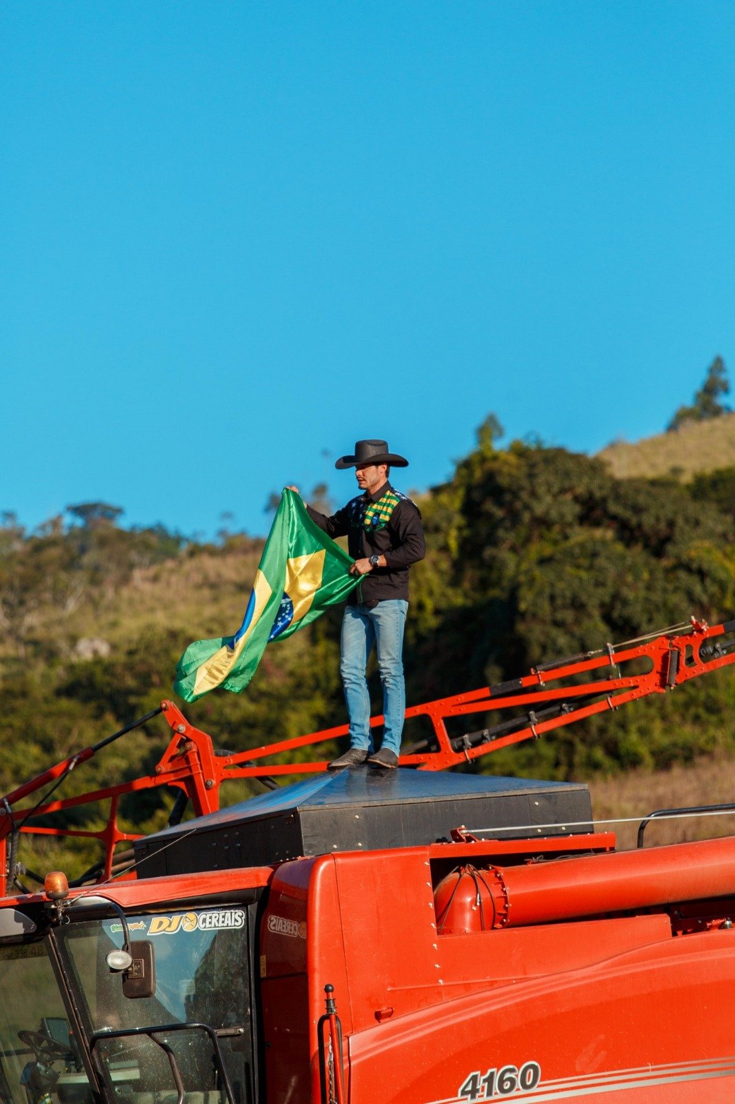 Thiago Castelli trabalha projeto focado no agronegócio com gravação de clipe no interior 19 41954972 f8bb 4dec 8402 05b15ee1a438