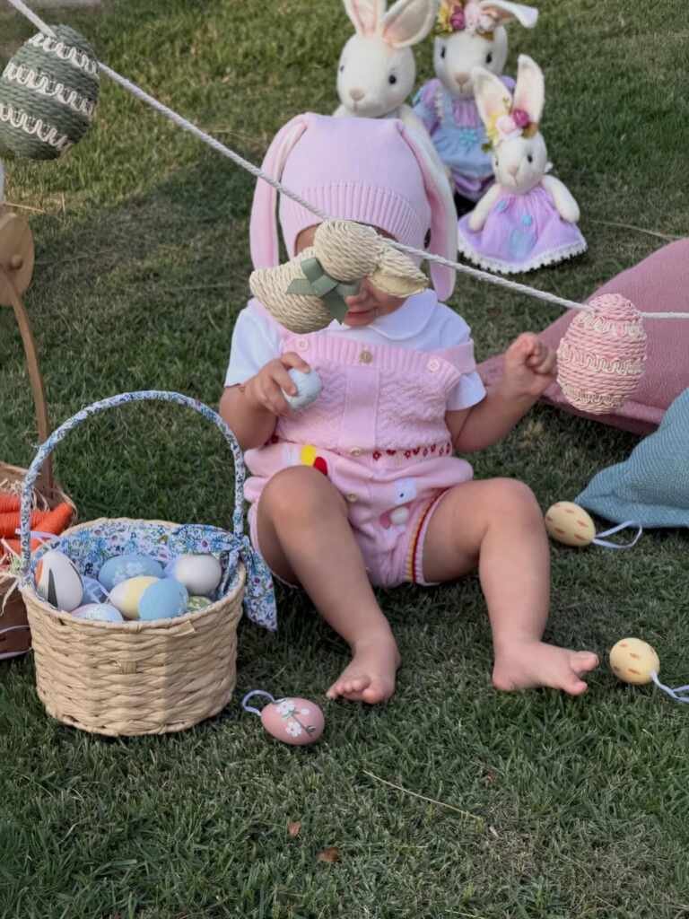 Filha de Luan Santana rouba a cena em ensaio fotográfico de Páscoa com os pais 17 Filha de Luan Santana rouba a cena em ensaio fotográfico de Páscoa com os pais