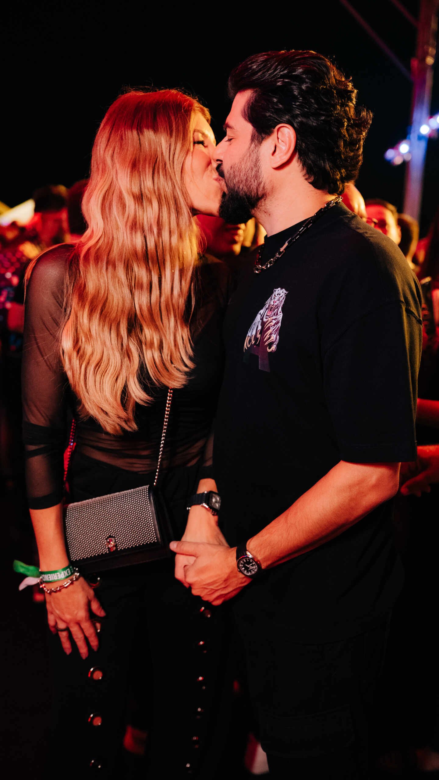 Zé Neto e Cristiano curtem show do Guns N' Roses com as esposas em São José do Rio Preto