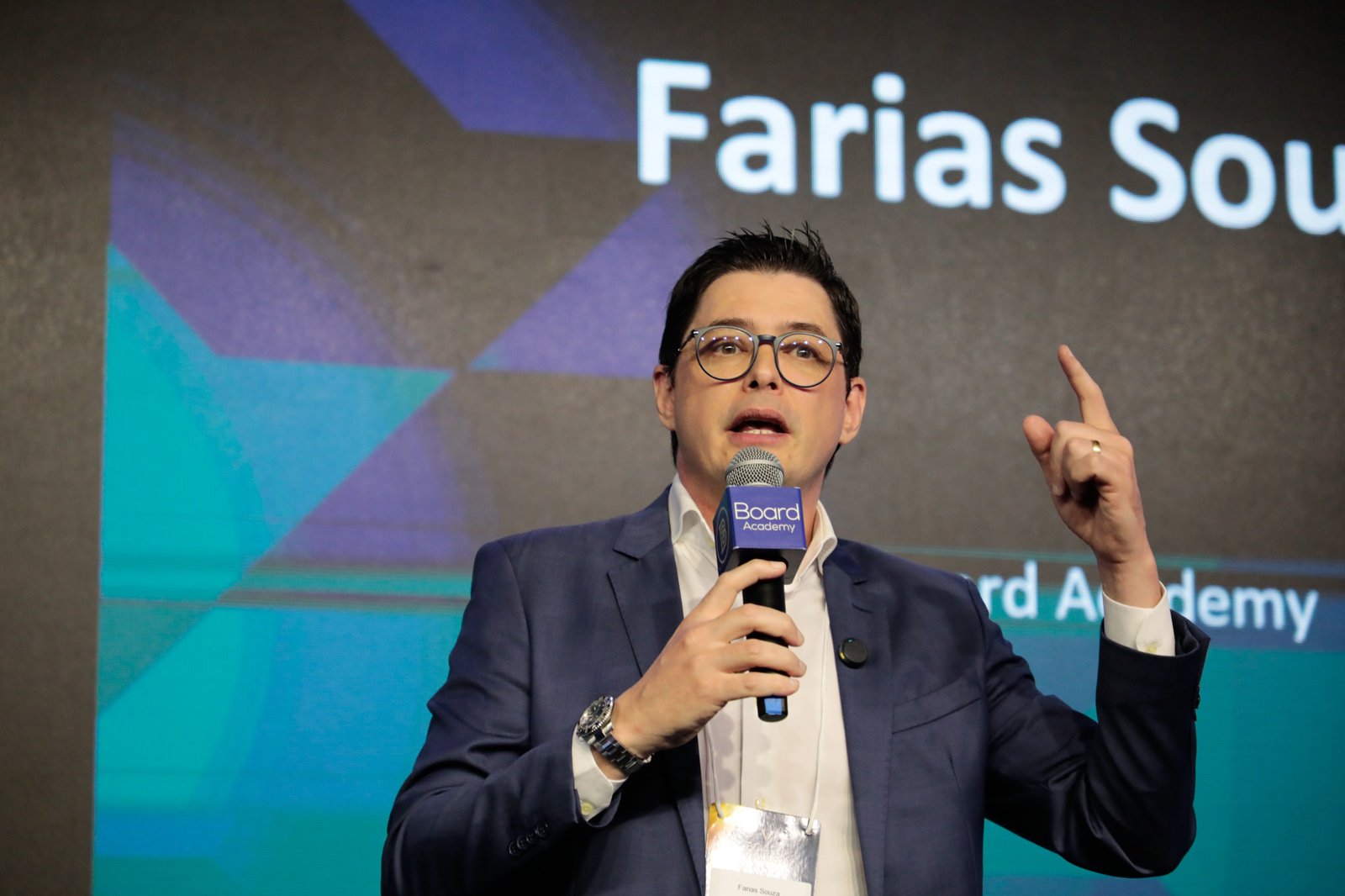 Farias Souza aponta cinco sinais de que a empresa cresceu e perdeu o controle 17 K0A9162