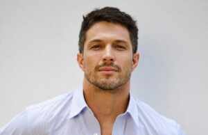 Rômulo Estrela alerta seguidores sobre golpe com seu nome no WhatsApp