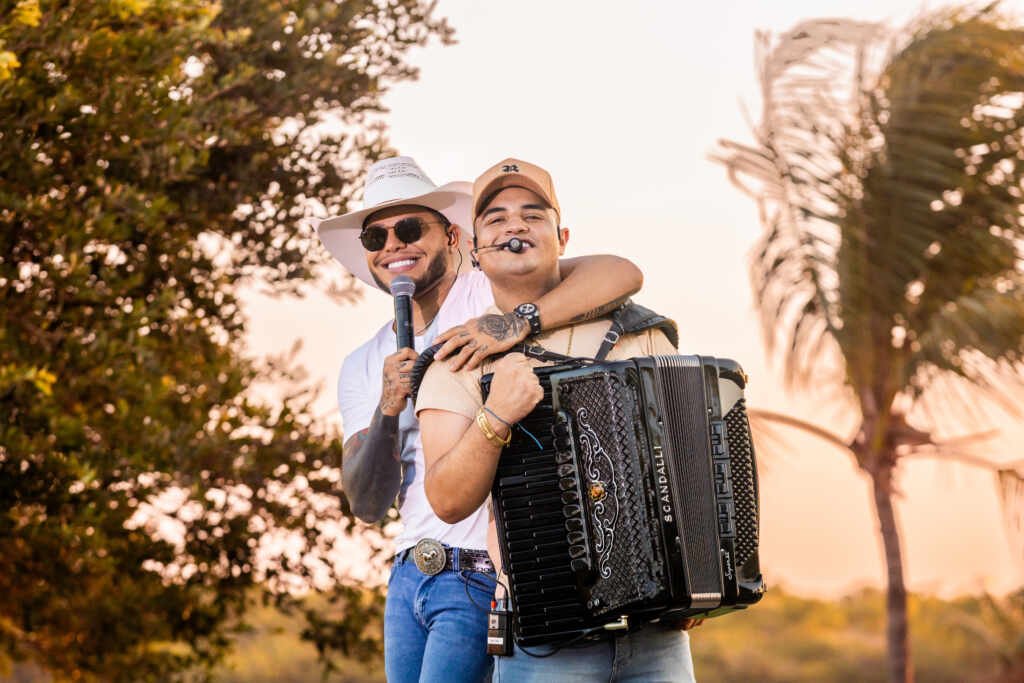 Tierry e Tarcísio do Acordeon transformam recaída em hit na inédita “X1” Tierry e Tarcísio do Acordeon transformam recaída em hit na inédita “X1”