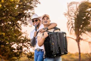 Tierry e Tarcísio do Acordeon transformam recaída em hit na inédita “X1”