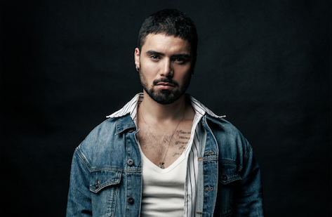 Brunno Daltro inicia nova era musical com “Alô Djavan” faixa que marca virada estética na carreira Cred. foto: Lúcio Luna