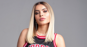 Allana Bee lança “One Game One Heart” e conquista os corações dos amantes do futebol
