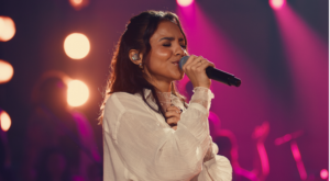 Julia Vitória lança álbum deluxe após projeto na Ópera de Arame superar 70 milhões de plays