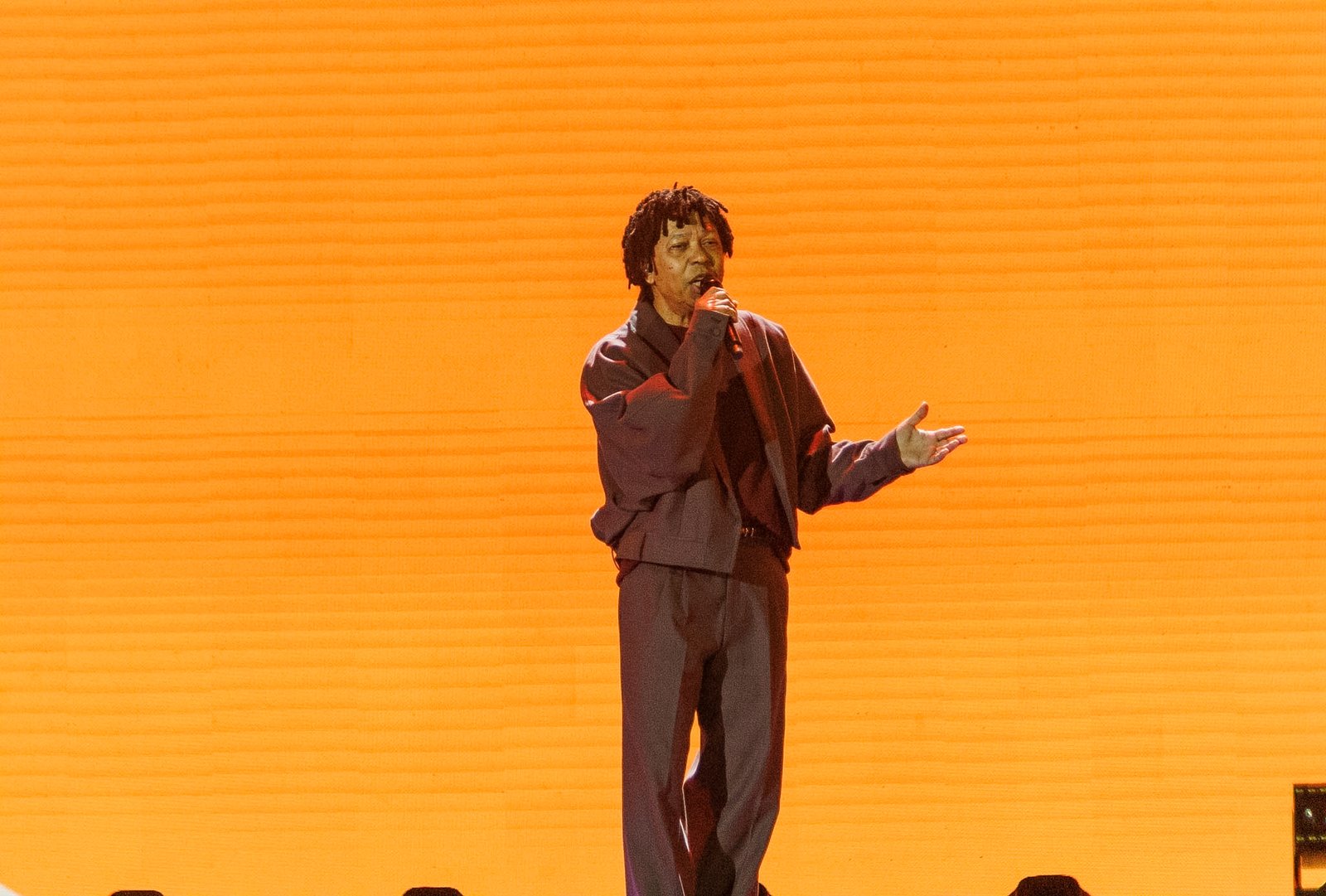 Djavan celebra 50 anos de carreira com estreia da turnê “Djavanear” no Allianz Parque