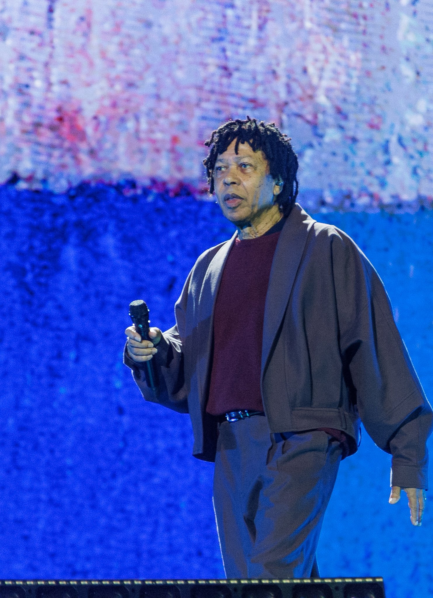 Djavan celebra 50 anos de carreira com estreia da turnê “Djavanear” no Allianz Parque