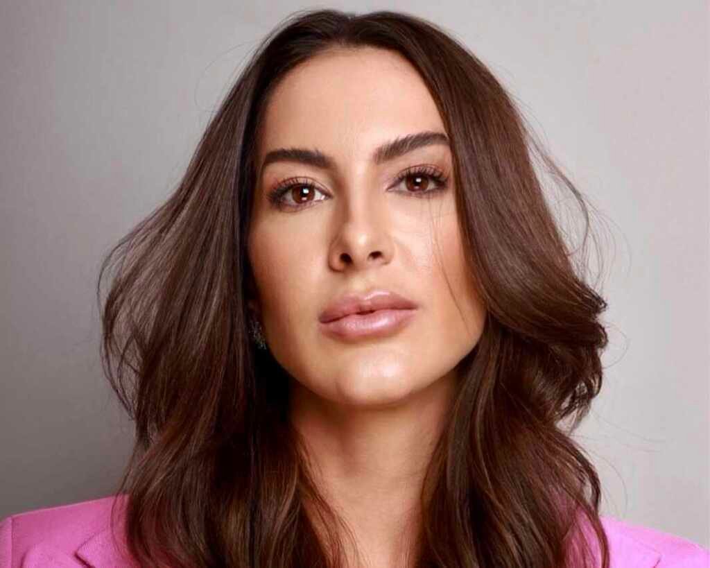 Dra. Carla Cruz se destaca com conceito de harmonização facial sofisticada e natural IMG 3661.JPG e1779905836365