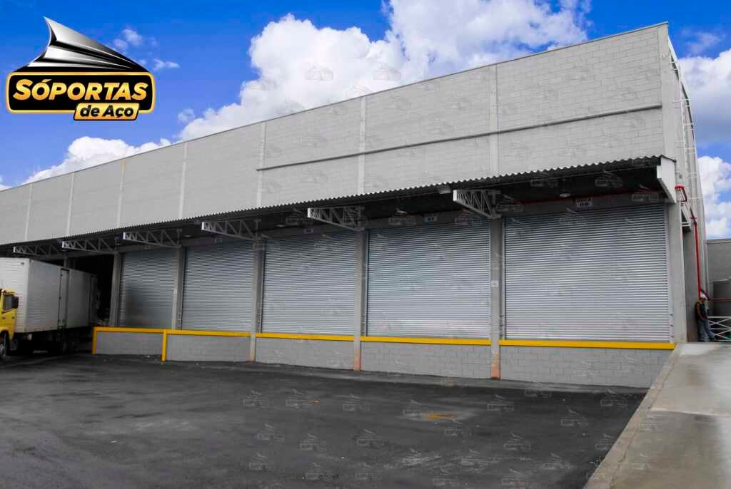 Portas de enrolar e portas de aço: segurança, modernização e valorização da fachada comercial 17 Portas de enrolar e portas de aço: segurança, modernização e valorização da fachada comercial