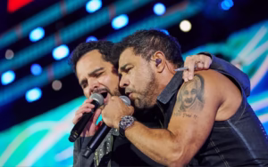 Zezé Di Camargo & Luciano emocionam multidão no Ribeirão Rodeo Music