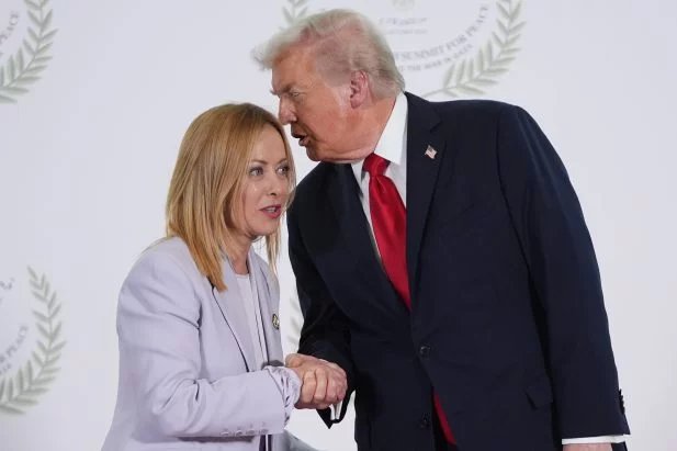 Trump diz que Meloni “implorou” por foto na cúpula do G7: “Fiquei com pena”; premiê italiana dá resposta afiada