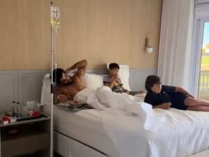 Gusttavo Lima surge de cama, recebe soro e assiste à vitória do Brasil ao lado dos filhos