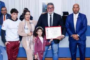 Em cerimônia emocionante, Alexandre Frota recebe Título de Cidadão Cotiano e é paparicado pela família