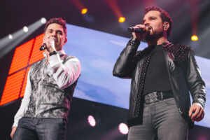 Zezé Di Camargo e Luciano celebram o Dia dos Namorados com ingressos esgotados em SP e Natal