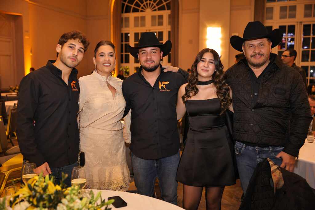 FAMILIA FRANGE Leonardo Carla Guilherme Valentina e Antonio Frange