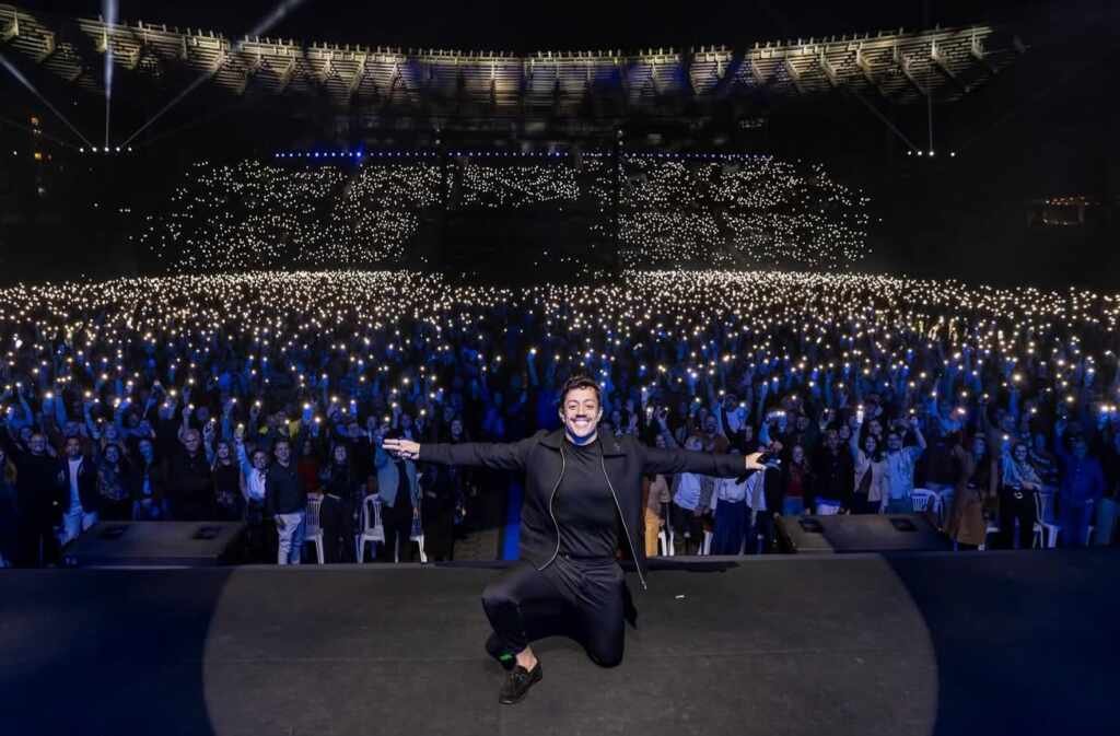 Renato Albani faz história diante de mais de 15 mil pessoas e consagra a maior turnê da carreira 19 Renato Albani faz história diante de mais de 15 mil pessoas e consagra a maior turnê de sua carreira