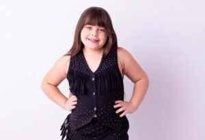 Sandy Mel é indicada ao Prêmio iBest na categoria Influenciador Infantil