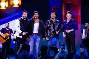 Ruan & Leandro voltam ao top 10 nacional com “Fofoca do ano”