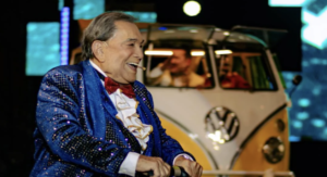 Eterno Trapalhão, Dedé Santana comemora 90 anos em superprodução em São Paulo
