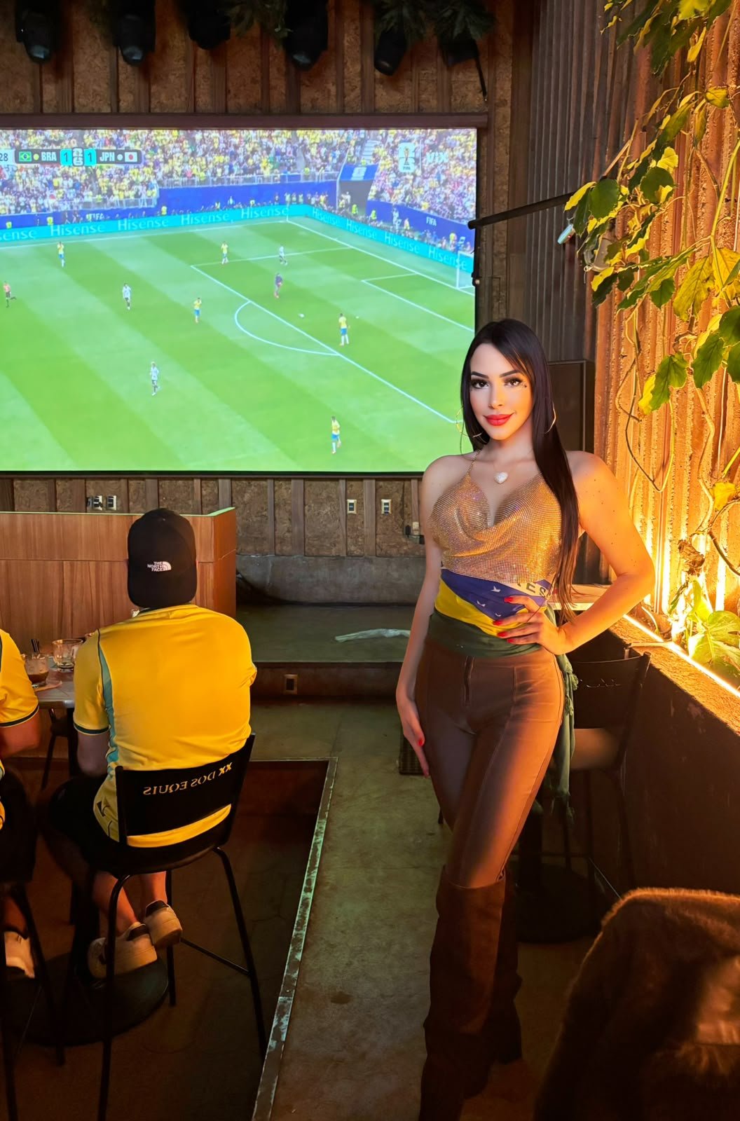 Stephanie Vilarinho, acompanha a partida de Brasil e Japão em bar da elite na Cidade do México 5 Stephanie Vilarinho