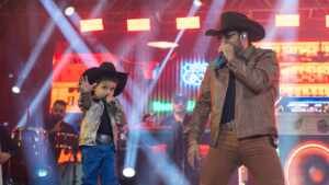Participação surpresa de filho de Barretto rouba a cena em show da dupla Bruno & Barretto