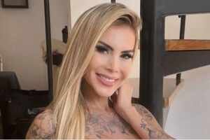 Do universo fitness ao empreendedorismo: Deny Barbie diversificou sua carreira nas plataformas