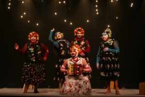“O Patinho Feio” leva teatro, música e literatura de cordel a unidades do Sesc RJ