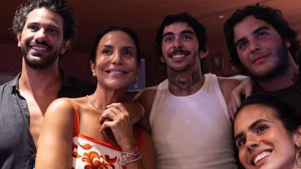 Ivete Sangalo mantém rotina de luxo com jato de até R$ 35 milhões e imóvel milionário em Salvador De jatinho a apartamento de R$ 19 milhões: Os luxos do patrimônio de Ivete Sangalo
