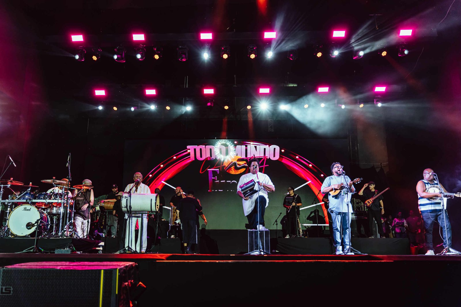 Samba Brasil 20 anos: o encontro de gerações que fez Fortaleza cantar até amanhecer 26 Samba Brasil 289 scaled